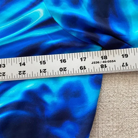 Land's End Long Sleeve Swim/Athletic Top - Size S - Picture 5 of 9